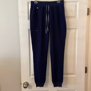 FIGS Technical Collection Pants size S inseam 30” waist 30” elastic navy blue